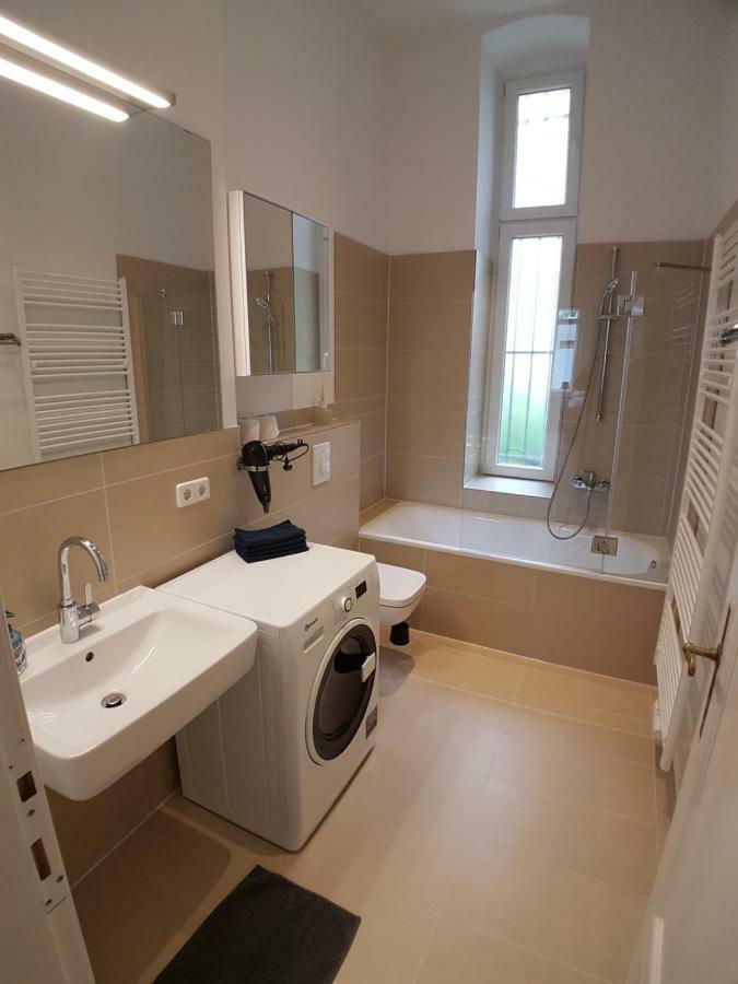 Lang Re By Rockchair Apartments L Superhost Status L 2 Bedrooms Boxspringbeds In City Center - Cozy Family & Business Flair Welcomes You! Berlijn Buitenkant foto